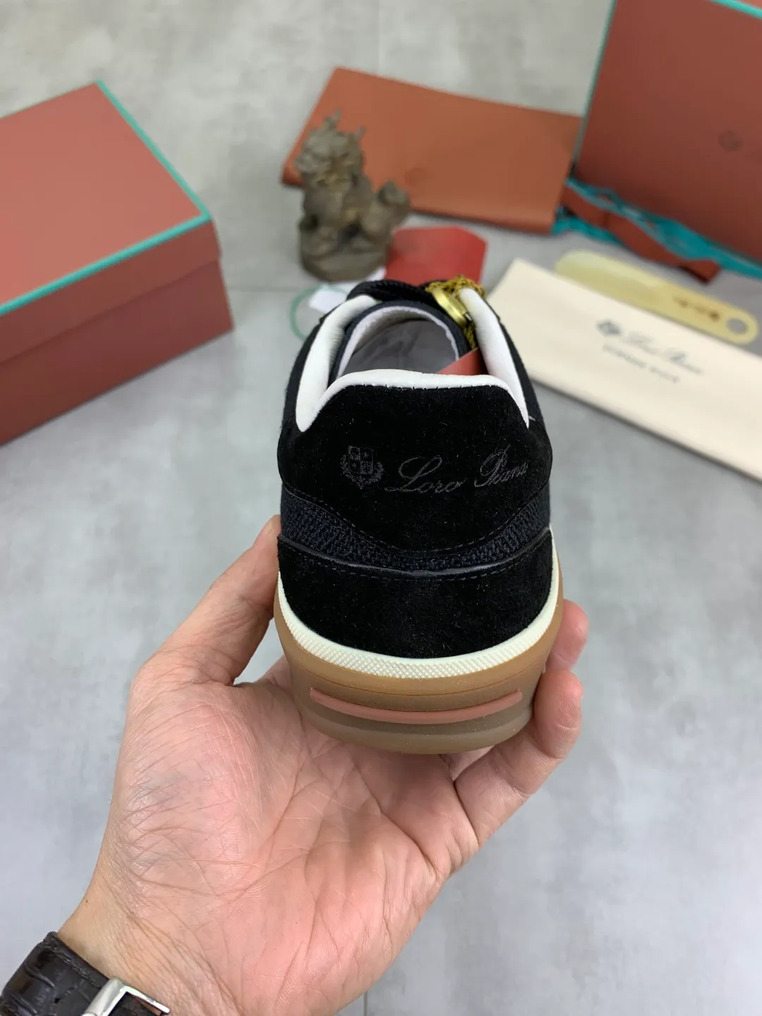 Men's Men's Shoes 💰P560 New Style 💰 The latest casual shoes Loro Piana 💯 Top grade 💯 Buy the original copy 💯 Founded the existing Loro Piana company on April 24, 1924. It is now the sixth generation of family business, providing the best quality products to customers who are discerning about taste and quality. Imported original fly woven fabrics with cowhide fabrics, plain calfskin lining, hand-stitched threads with cowhide feet, original packaging, high-end outsole, size: 38-45 (custom-made for 46), 7️⃣ colors available